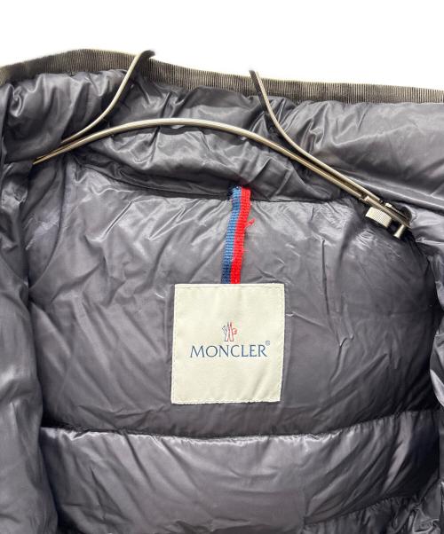 MONCLER（モンクレール）MONCLER (モンクレール) ダウンコート グレー×グリーン サイズ:3の古着・服飾アイテム