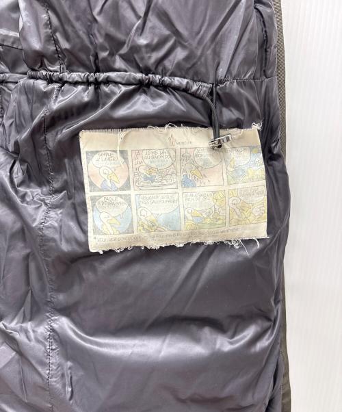 MONCLER（モンクレール）MONCLER (モンクレール) ダウンコート グレー×グリーン サイズ:3の古着・服飾アイテム