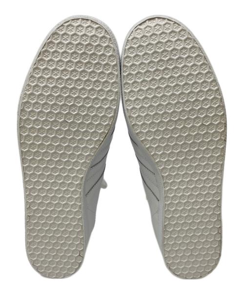 adidas（アディダス）adidas (アディダス) スニーカー ホワイト サイズ:28の古着・服飾アイテム