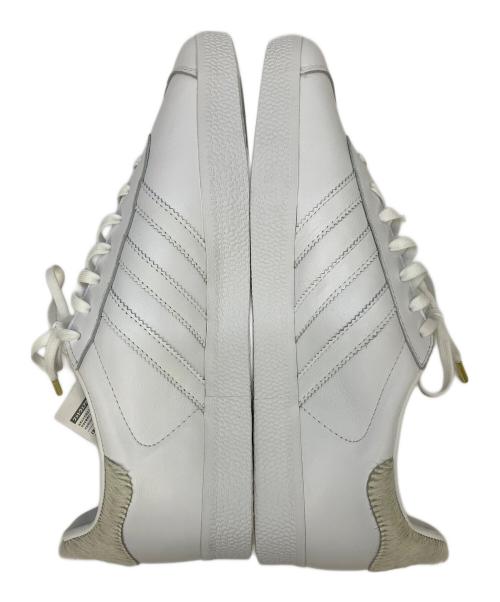 adidas（アディダス）adidas (アディダス) スニーカー ホワイト サイズ:28の古着・服飾アイテム