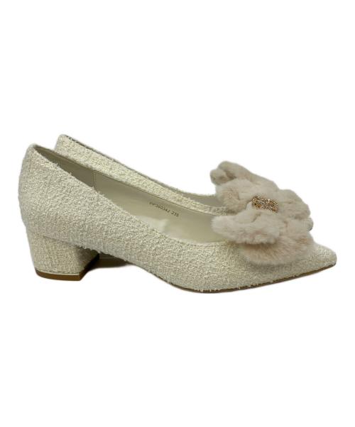 RANDA（ランダ）RANDA (ランダ) ファーリボンパンプス ホワイト サイズ:23.5の古着・服飾アイテム