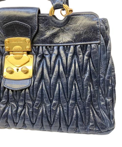 MIU MIU（ミュウミュウ）MIU MIU (ミュウミュウ) 2WAYバッグ ネイビーの古着・服飾アイテム