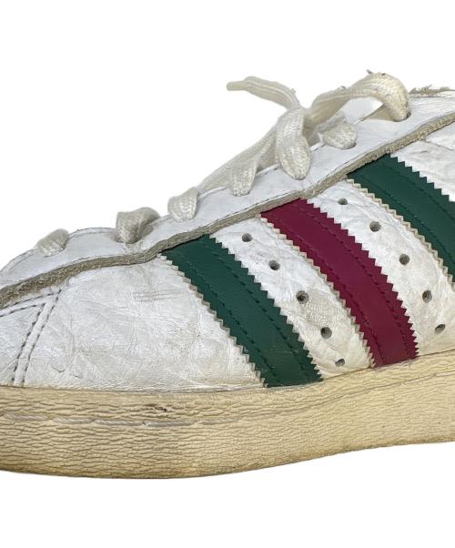 adidas（アディダス）adidas (アディダス) スニーカー ホワイト×グリーン サイズ:27.5cmの古着・服飾アイテム