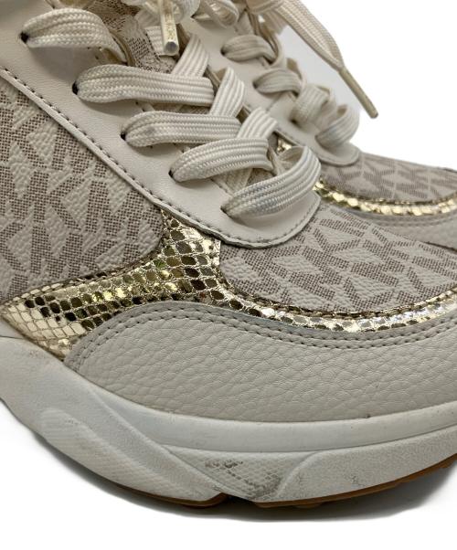 MICHAEL KORS（マイケル・コース）MICHAEL KORS (マイケル・コース) スニーカー ベージュ サイズ:7.5の古着・服飾アイテム