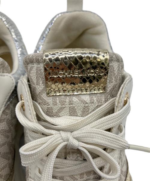 MICHAEL KORS（マイケル・コース）MICHAEL KORS (マイケル・コース) スニーカー ベージュ サイズ:7.5の古着・服飾アイテム