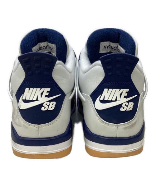 NIKE（ナイキ）NIKE (ナイキ) ミッドカットスニーカー ホワイト×ネイビー サイズ:6の古着・服飾アイテム