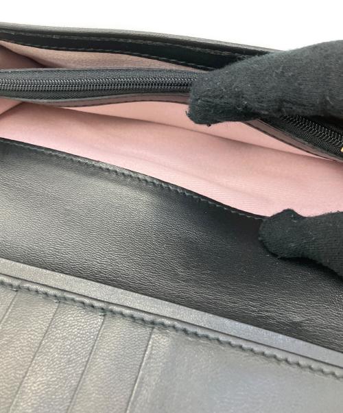RED VALENTINO（レッドヴァレンティノ）RED VALENTINO (レッドヴァレンティノ) 長財布 ブラックの古着・服飾アイテム
