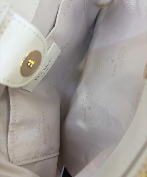 Kate Spade（ケイトスペード）Kate Spade (ケイトスペード) 2WAYバッグ アイボリーの古着・服飾アイテム
