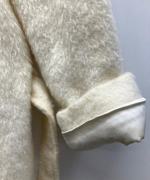 ARMANI COLLEZIONI（アルマーニ コレツィオーニ）ARMANI COLLEZIONI (アルマーニ コレツィオーニ) コート ホワイト サイズ:size 40の古着・服飾アイテム