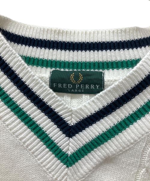 FRED PERRY（フレッドペリー）FRED PERRY (フレッドペリー) セーター ホワイト×グリーン サイズ:LARGEの古着・服飾アイテム