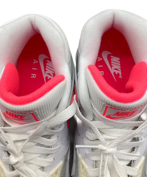 NIKE（ナイキ）NIKE (ナイキ) スニーカー ホワイト×ピンク サイズ:27の古着・服飾アイテム