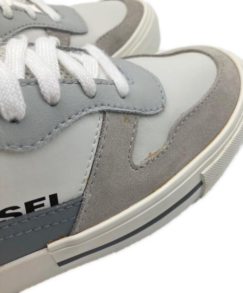 DIESEL（ディーゼル）DIESEL (ディーゼル) スニーカー ホワイト×グレー サイズ:26.5cmの古着・服飾アイテム