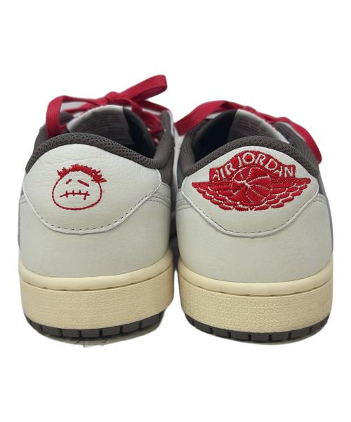 NIKE（ナイキ）NIKE (ナイキ) TRAVIS SCOTT (トラヴィススコット) スニーカー ホワイト×ベージュ×グレー サイズ:27cmの古着・服飾アイテム
