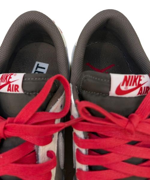 NIKE（ナイキ）NIKE (ナイキ) TRAVIS SCOTT (トラヴィススコット) スニーカー ホワイト×ベージュ×グレー サイズ:27cmの古着・服飾アイテム
