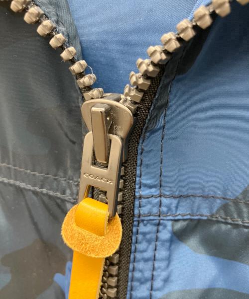 COACH（コーチ）COACH (コーチ) ナイロンジャケット ブルー×ネイビー サイズ:Ｍの古着・服飾アイテム