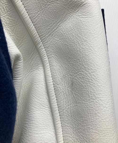 BAPE BY A BATHING APE（ベイプバイアベイシングエイプ）BAPE BY A BATHING APE (ベイプバイアベイシングエイプ) スタジャン ネイビー×ホワイト サイズ:Lの古着・服飾アイテム