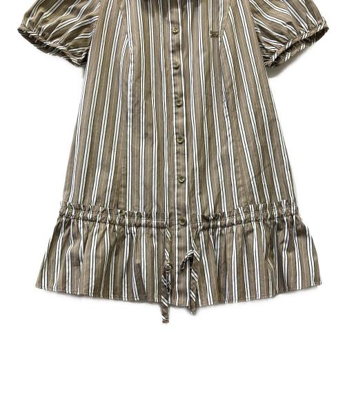 BURBERRY BLUE LABEL（バーバリーロンドンブルーレーベル）BURBERRY BLUE LABEL (バーバリーロンドンブルーレーベル) 半袖シャツ ベージュ×ホワイト サイズ:38の古着・服飾アイテム