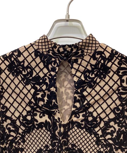 LVEU.（ラブユ）LVEU. (ラブユ) レースデザインボディースーツ ベージュ×ブラック サイズ:Fの古着・服飾アイテム