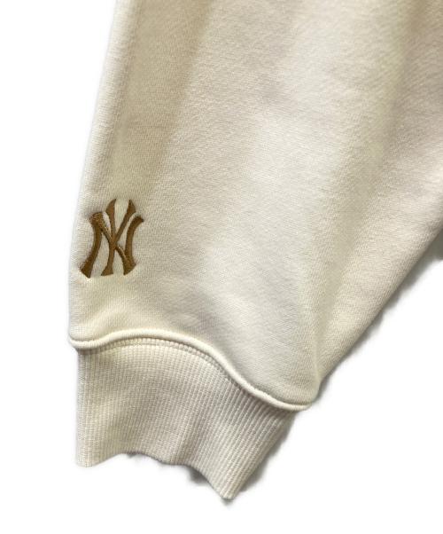 MLB（エムエルビー）MLB (エムエルビー) バーシティメガベアオーバ Tシャツ アイボリー サイズ:SIZE Sの古着・服飾アイテム