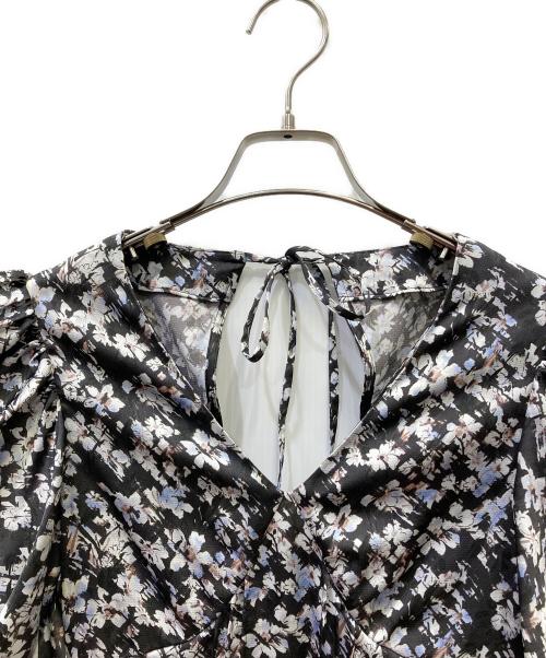 Lily Brown（リリーブラウン）Lily Brown (リリーブラウン) フローラルプリントワンピース グレーの古着・服飾アイテム