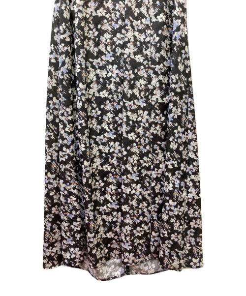 Lily Brown（リリーブラウン）Lily Brown (リリーブラウン) フローラルプリントワンピース グレーの古着・服飾アイテム