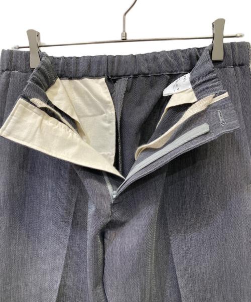 TOZAOU（トザオウ）TOZAOU (トザオウ) mini TRACK Slacks グレー サイズ:M 未使用品の古着・服飾アイテム