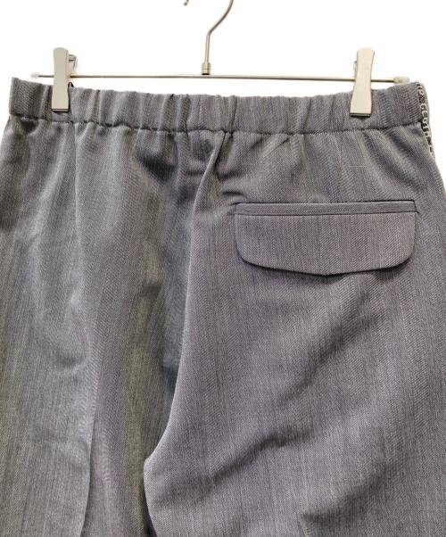 TOZAOU（トザオウ）TOZAOU (トザオウ) mini TRACK Slacks グレー サイズ:M 未使用品の古着・服飾アイテム