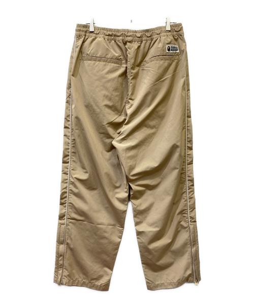 A BATHING APE（ア ベイシング エイプ）A BATHING APE (ア ベイシング エイプ) トラックパンツ ベージュ サイズ:XLの古着・服飾アイテム