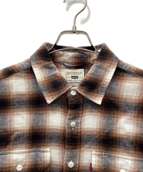 LEVI'S（リーバイス）LEVI'S (リーバイス) 長袖シャツ ブラウン×グレー サイズ:L 未使用品の古着・服飾アイテム