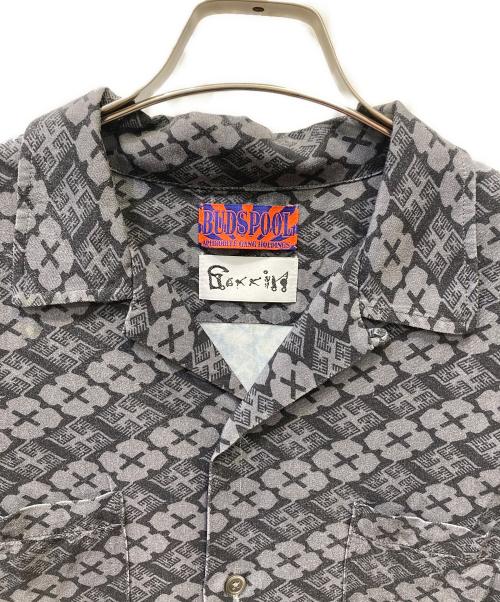 BUDSPOOL（バッズプール）BUDSPOOL (バッズプール) Gakkin (ガッキン) 半袖シャツ グレー サイズ:Mの古着・服飾アイテム