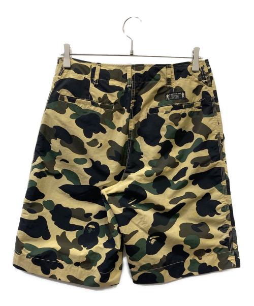 A BATHING APE（ア ベイシング エイプ）A BATHING APE (ア ベイシング エイプ) ハーフパンツ ベージュ×ブラック×グリーン サイズ:Ｍの古着・服飾アイテム