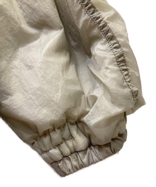 Adam et Rope（アダム エ ロペ）Adam et Rope (アダム エ ロペ) ナイロンジャケット ベージュ サイズ:FREEの古着・服飾アイテム