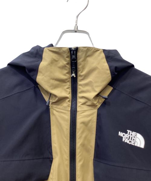 THE NORTH FACE（ザ ノース フェイス）THE NORTH FACE (ザ ノース フェイス) フォーバレルトリクライメイトジャケット ベージュ×ブラック サイズ:Mの古着・服飾アイテム