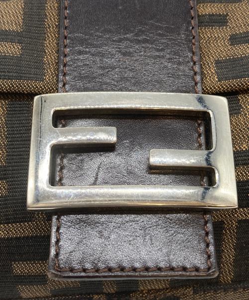 FENDI（フェンディ）FENDI (フェンディ) ショルダーバッグ ブラウンの古着・服飾アイテム