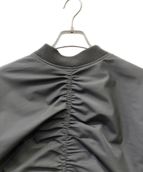 la belle etude（ラベルエチュード）la belle etude (ラベルエチュード) ギャザーボリュームキルトライナーMA-1 グレー サイズ:Freeの古着・服飾アイテム
