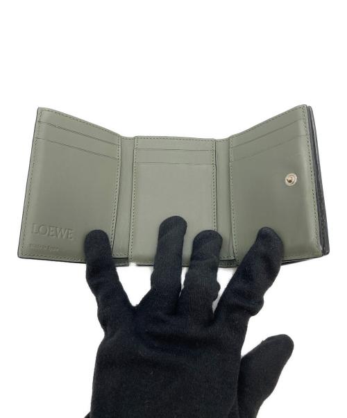 LOEWE（ロエベ）LOEWE (ロエベ) 3つ折り財布 グリーンの古着・服飾アイテム