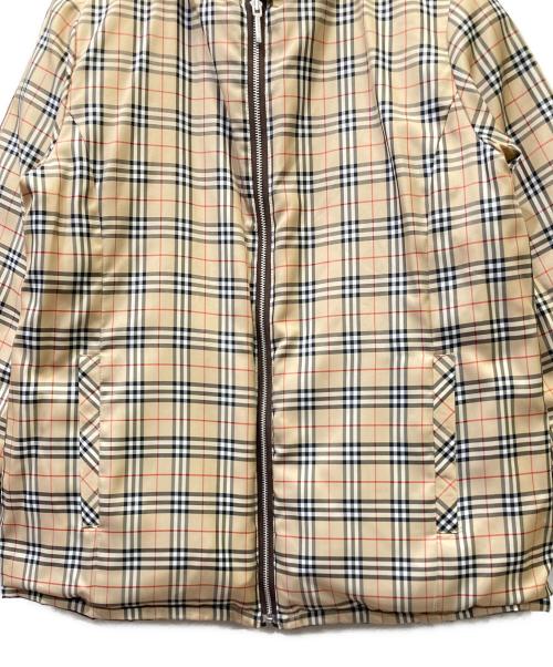 BURBERRY GOLF（バーバリーゴルフ）BURBERRY GOLF (バーバリーゴルフ) リバーシブルダウンジャケット ブラウン×ベージュ サイズ:Mの古着・服飾アイテム