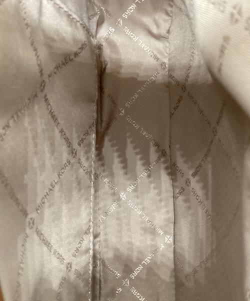 MICHAEL KORS（マイケル・コース）MICHAEL KORS (マイケル・コース) ショルダーバッグ ベージュの古着・服飾アイテム