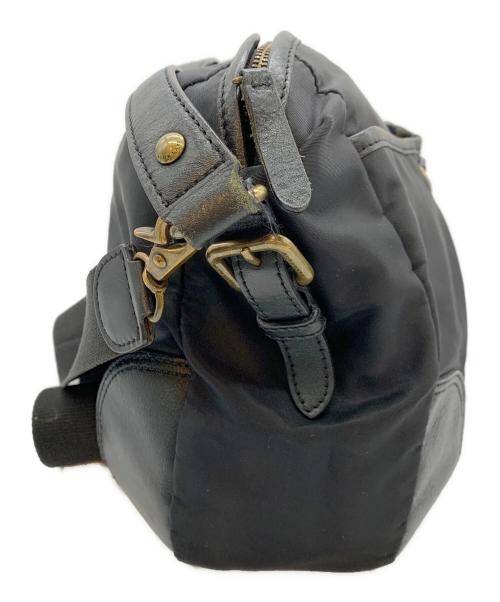 BURBERRY BLUE LABEL（バーバリー ブルー レーベル）BURBERRY BLUE LABEL (バーバリー ブルー レーベル) ショルダーバッグ ブラックの古着・服飾アイテム
