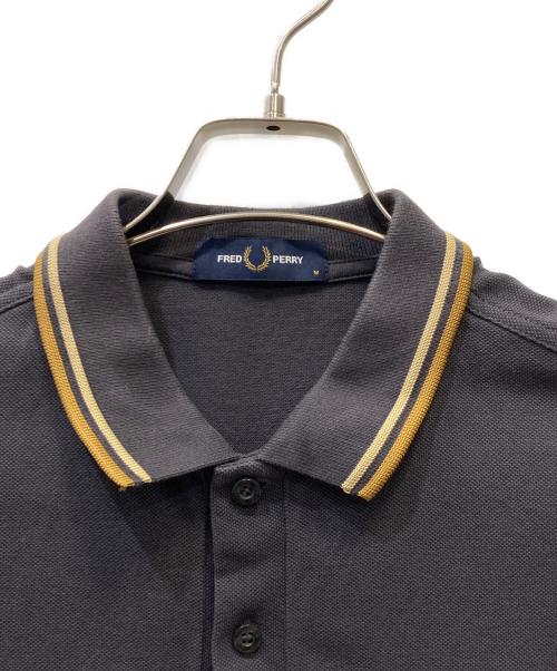 FRED PERRY（フレッドペリー）FRED PERRY (フレッドペリー) ポロシャツ チャコールグレー サイズ:Mの古着・服飾アイテム