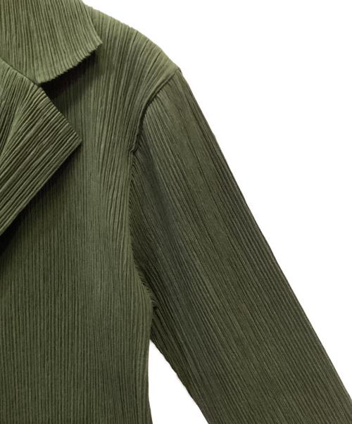 ISSEY MIYAKE（イッセイミヤケ）ISSEY MIYAKE (イッセイミヤケ) プリーツ３Bジャケット オリーブ サイズ:2の古着・服飾アイテム
