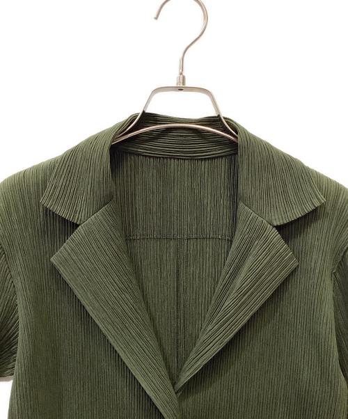 ISSEY MIYAKE（イッセイミヤケ）ISSEY MIYAKE (イッセイミヤケ) プリーツ３Bジャケット オリーブ サイズ:2の古着・服飾アイテム