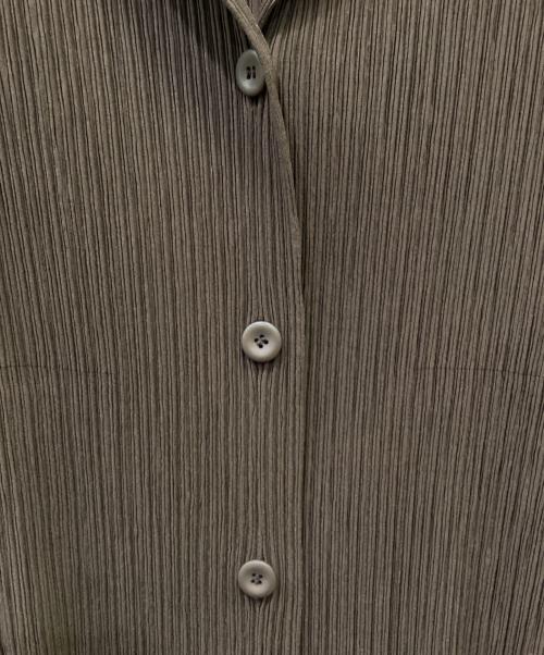ISSEY MIYAKE（イッセイミヤケ）ISSEY MIYAKE (イッセイミヤケ) カットワークプリーツジャケット ブラウン サイズ:2の古着・服飾アイテム