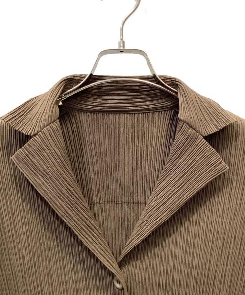 ISSEY MIYAKE（イッセイミヤケ）ISSEY MIYAKE (イッセイミヤケ) カットワークプリーツジャケット ブラウン サイズ:2の古着・服飾アイテム