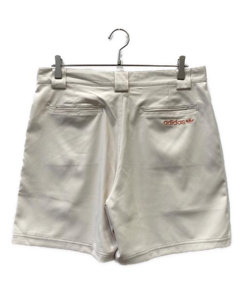 adidas（アディダス）adidas (アディダス) ハーフパンツ ベージュ サイズ:SIZE 34の古着・服飾アイテム