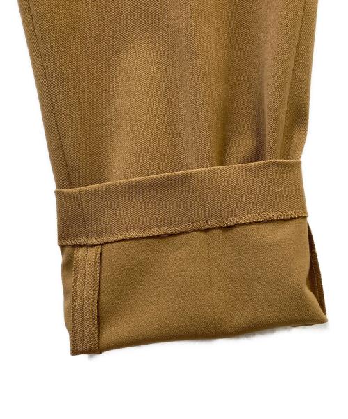 23区（ニジュウサンク）23区 (ニジュウサンク) パンツ ブラウン サイズ:SIZE 46 未使用品の古着・服飾アイテム