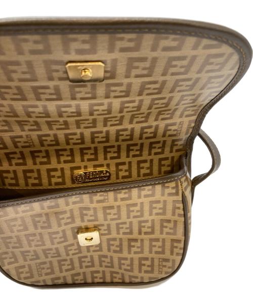 FENDI（フェンディ）FENDI (フェンディ) ショルダーバッグ ブラウンの古着・服飾アイテム