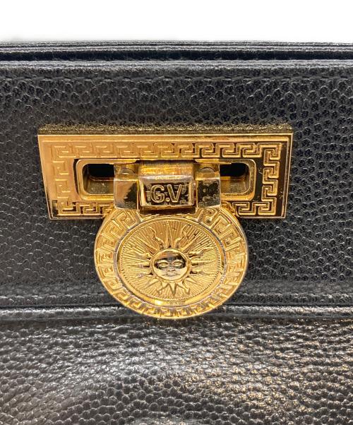GIANNI VERSACE（ジャンニ・ヴェルサーチ）GIANNI VERSACE (ジャンニ・ヴェルサーチ) ２段バニティバッグ ブラック×ゴールドの古着・服飾アイテム