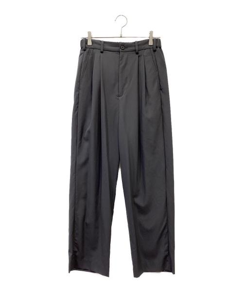 cornier（コルニエ）cornier (コルニエ) タックパンツ チャコールグレー サイズ:Mの古着・服飾アイテム