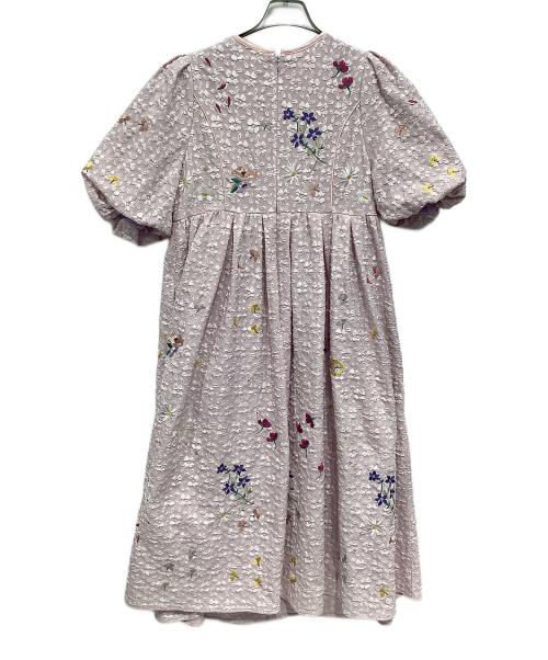 CHESTY（チェスティ）CHESTY (チェスティ) ジャガード刺繍パフスリーブワンピース ピンクの古着・服飾アイテム